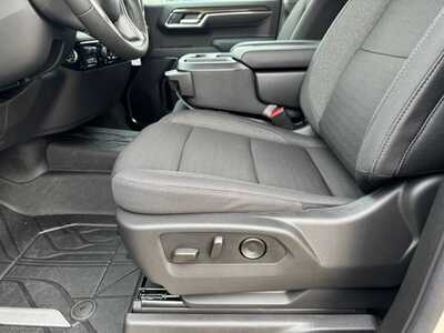 2026 Chevrolet 1500 Crew Cab, $57060.0. Photo 5