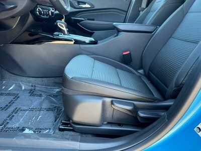 2026 Chevrolet Trax, $24335.0. Photo 5