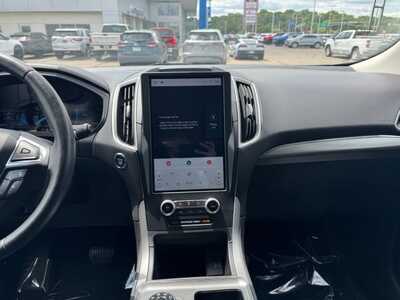2022 Ford Edge, $18795. Photo 2