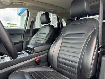 2022 Ford Edge, $18795. Photo 6