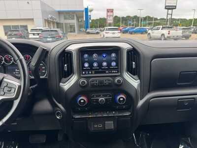 2022 Chevrolet 1500 Crew Cab, $29999. Photo 2