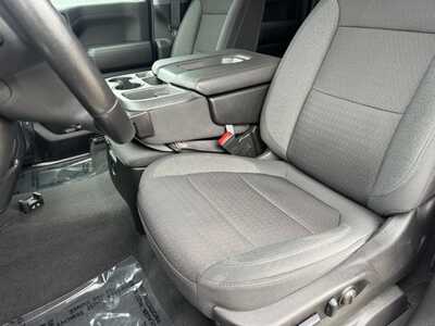 2022 Chevrolet 1500 Crew Cab, $29999. Photo 5