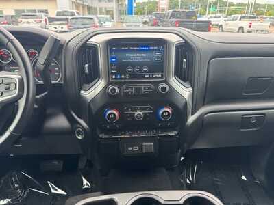2022 Chevrolet 1500 Crew Cab, $28999. Photo 2