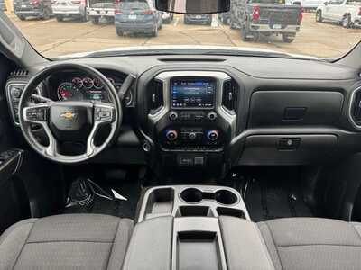 2022 Chevrolet 1500 Crew Cab, $28999. Photo 9