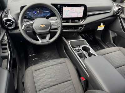 2027 Chevrolet Equinox, $31345.0. Photo 10