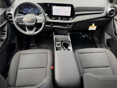 2027 Chevrolet Equinox, $31345.0. Photo 11