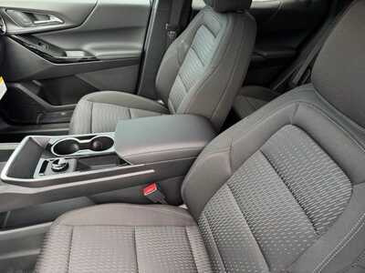 2027 Chevrolet Equinox, $31345.0. Photo 6