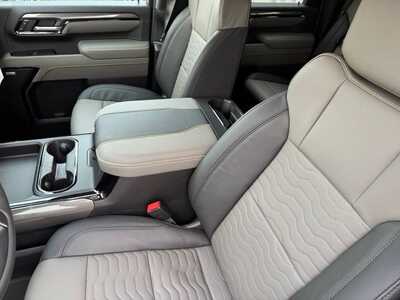 2026 Chevrolet 2500 Crew Cab, $83275.0. Photo 6