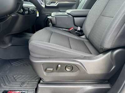 2026 Chevrolet 1500 Crew Cab, $55715.0. Photo 5