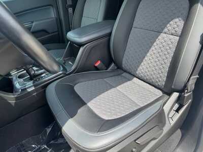 2021 Chevrolet Colorado, $25999. Photo 4