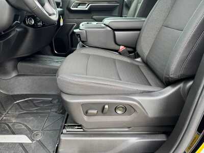2026 Chevrolet 1500 Crew Cab, $48905.0. Photo 5
