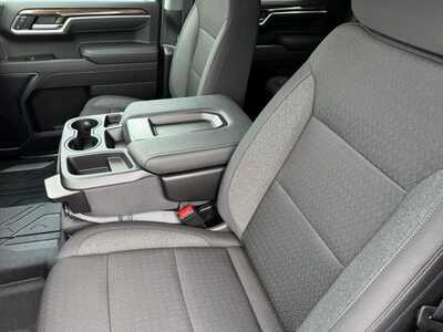 2026 Chevrolet 1500 Crew Cab, $48905.0. Photo 6