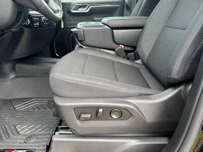 2026 Chevrolet 1500 Crew Cab, $53170.0. Photo 5