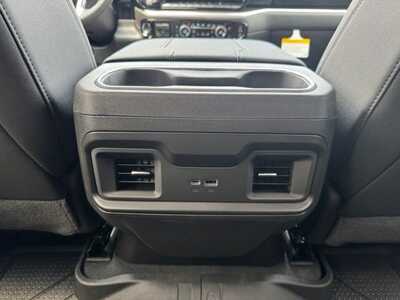 2026 Chevrolet 1500 Crew Cab, $59765.0. Photo 9