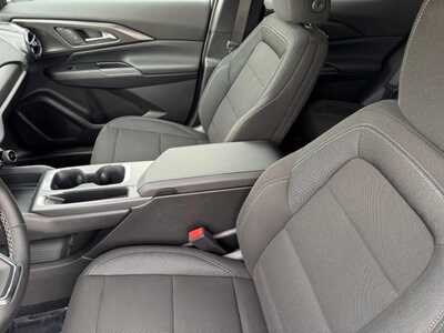 2026 Chevrolet Equinox, $39695. Photo 6