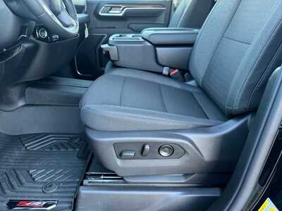2026 Chevrolet 1500 Crew Cab, $52170.0. Photo 5
