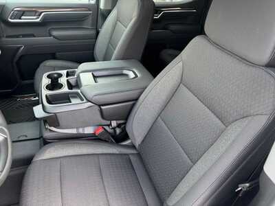 2026 Chevrolet 1500 Crew Cab, $52170.0. Photo 6