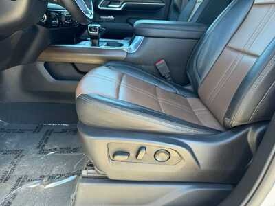 2024 Chevrolet 1500 Crew Cab, $50999. Photo 5