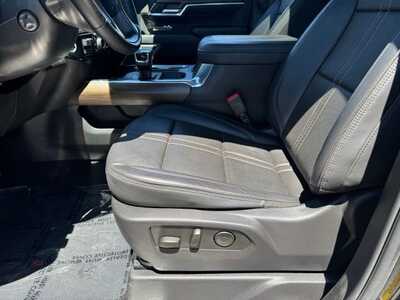 2024 Chevrolet 1500 Crew Cab, $47695. Photo 5
