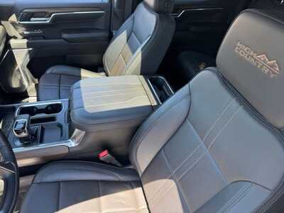 2024 Chevrolet 1500 Crew Cab, $47695. Photo 6