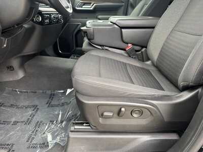 2022 Chevrolet 1500 Crew Cab, $31499. Photo 5