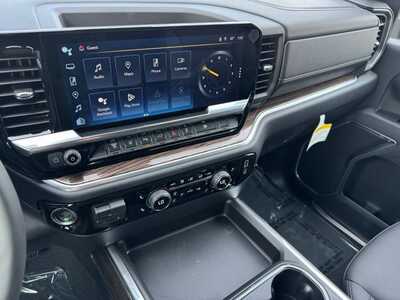 2026 Chevrolet 2500 Crew Cab, $71630.0. Photo 11