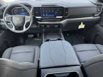 2026 Chevrolet 2500 Crew Cab, $71630.0. Photo 9