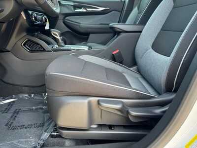 2026 Chevrolet TrailBlazer, $27635.0. Photo 5