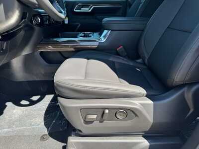 2026 Chevrolet 2500 Crew Cab, $71630.0. Photo 5