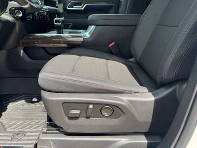 2026 Chevrolet 1500 Crew Cab, $56670.0. Photo 5