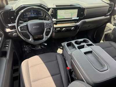 2025 Chevrolet 1500 Crew Cab, $45998. Photo 10