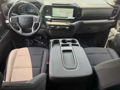 2025 Chevrolet 1500 Crew Cab, $45998. Photo 11