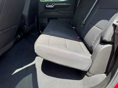 2025 Chevrolet 1500 Crew Cab, $45998. Photo 7