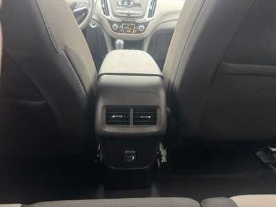 2019 Chevrolet Equinox, $14495. Photo 9