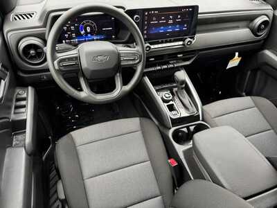 2026 Chevrolet Colorado Crew Cab, $41920.0. Photo 10