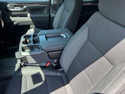 2026 Chevrolet 1500 Crew Cab, $50390.0. Photo 6