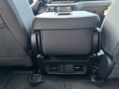2026 Chevrolet 1500 Crew Cab, $50390.0. Photo 9