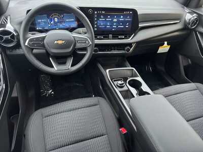 2027 Chevrolet Equinox, $31345.0. Photo 10