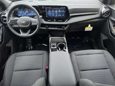 2027 Chevrolet Equinox, $31345.0. Photo 11