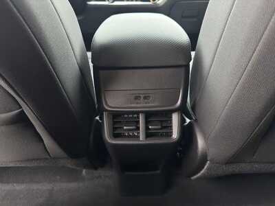 2027 Chevrolet Equinox, $31345.0. Photo 9