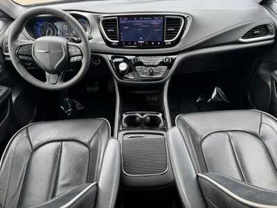 2025 Chrysler Pacifica, $33499. Photo 11