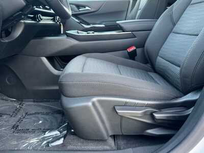 2027 Chevrolet Equinox, $30349.0. Photo 5