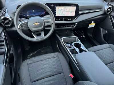 2027 Chevrolet Equinox, $31840.0. Photo 10