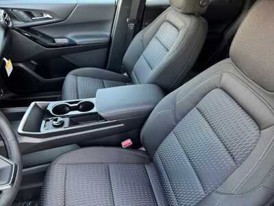 2027 Chevrolet Equinox, $31840.0. Photo 6