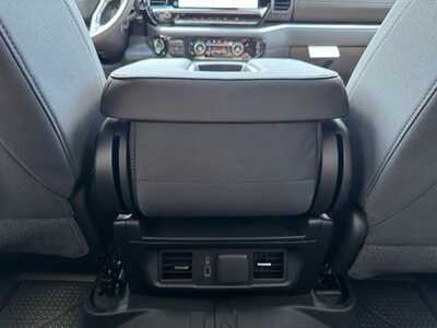 2026 Chevrolet 1500 Crew Cab, $48905.0. Photo 9