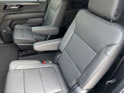 2026 Chevrolet Suburban, $78370.0. Photo 9
