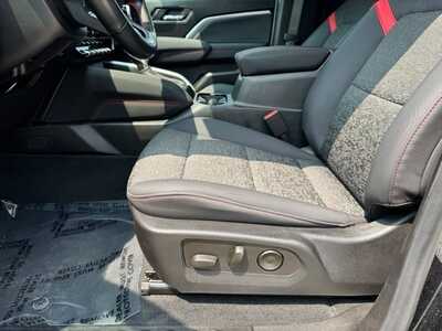 2024 Chevrolet Colorado Crew Cab, $35999. Photo 5