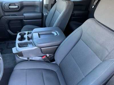 2021 Chevrolet 1500 Crew Cab, $24499. Photo 6