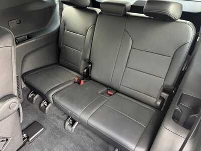 2025 Chevrolet Traverse, $40999. Photo 7