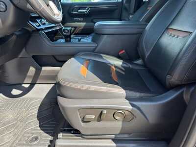 2023 GMC 1500 Crew Cab, $42499. Photo 5
